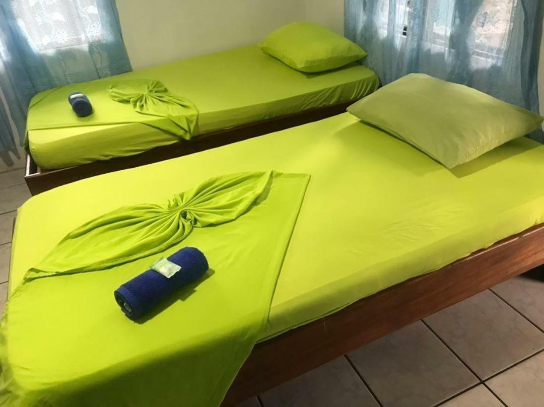 Cabinas Miss Miriam 2 トルトゥゲーロ エクステリア 写真