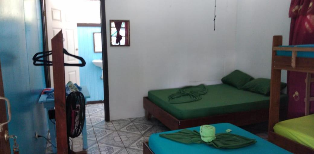 Cabinas Miss Miriam 2 トルトゥゲーロ エクステリア 写真